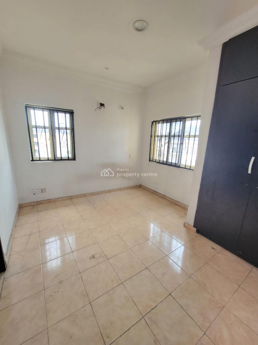 Standard and Spacious 3-bedroom Apartment, Agungi Lekki, Agungi, Lekki, Lagos, Flat / Apartment for Rent
