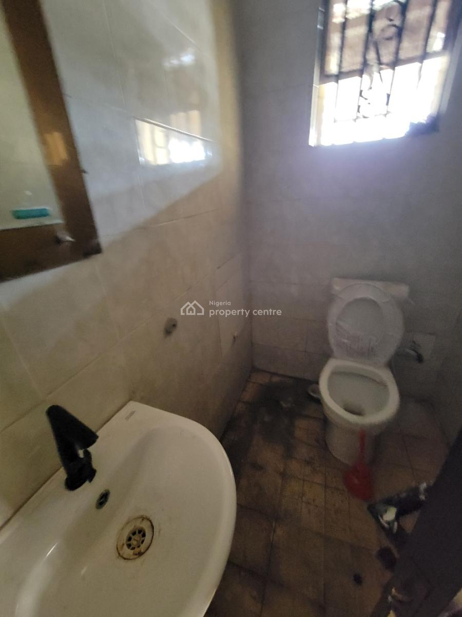 Standard and Spacious 3-bedroom Apartment, Agungi Lekki, Agungi, Lekki, Lagos, Flat / Apartment for Rent