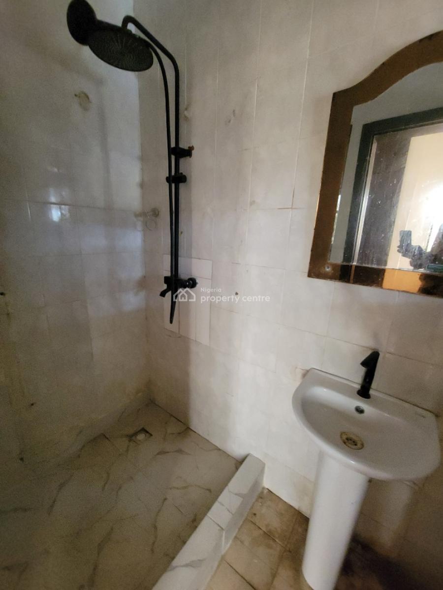 Standard and Spacious 3-bedroom Apartment, Agungi Lekki, Agungi, Lekki, Lagos, Flat / Apartment for Rent