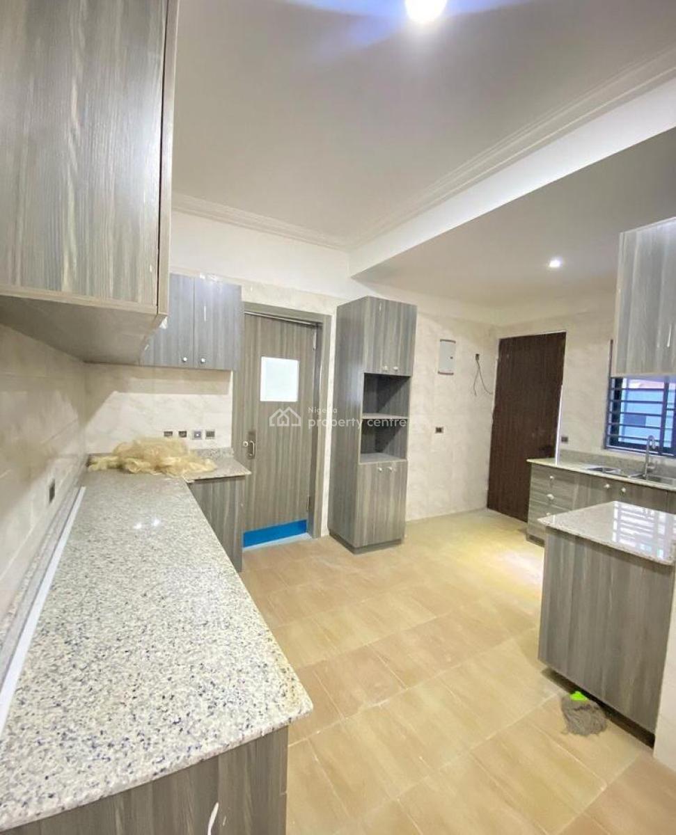 4bedroom Semi Detached, Off Admiralty, Lekki Phase 1, Lekki, Lagos, Semi-detached Duplex for Sale