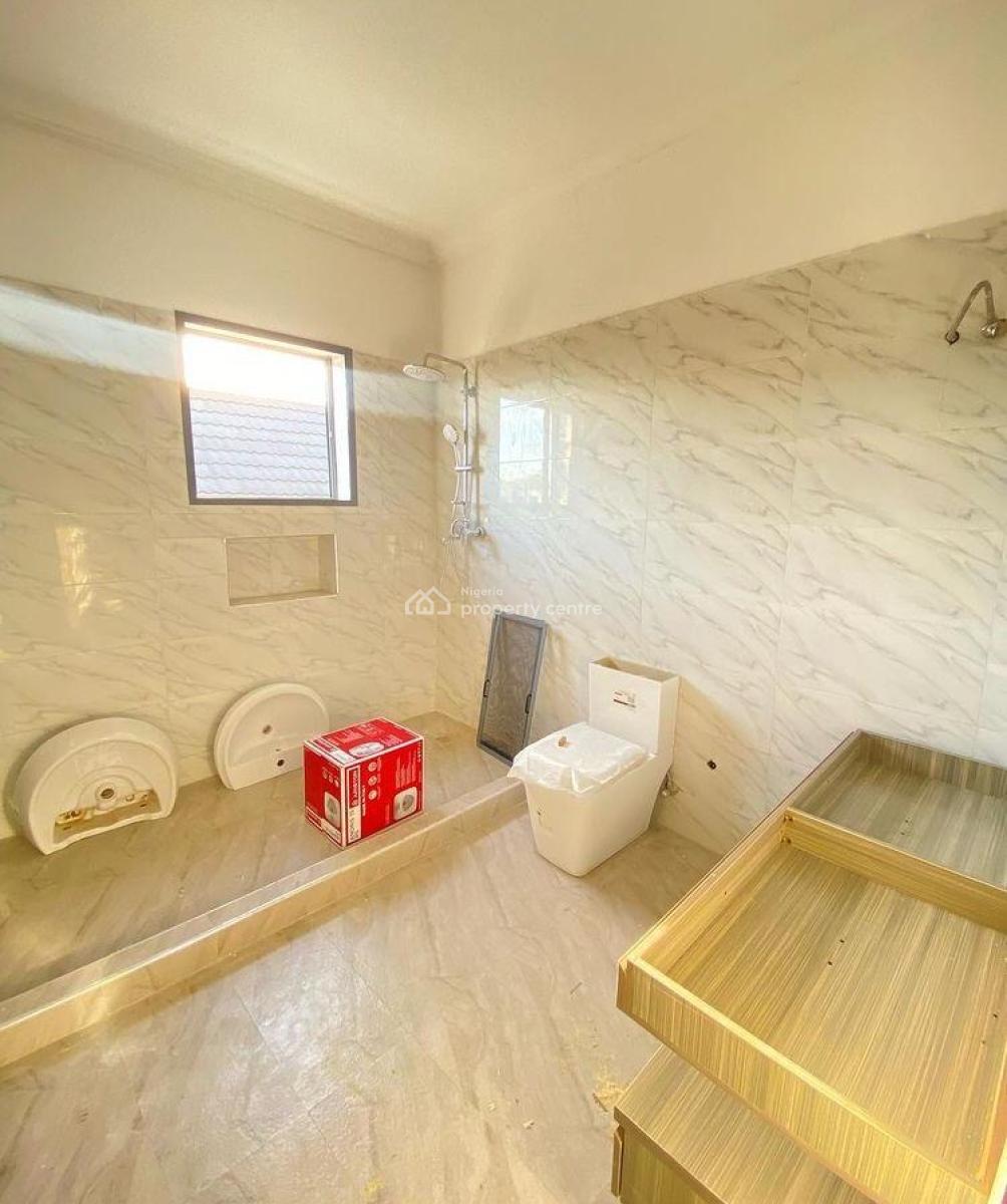 4bedroom Semi Detached, Off Admiralty, Lekki Phase 1, Lekki, Lagos, Semi-detached Duplex for Sale