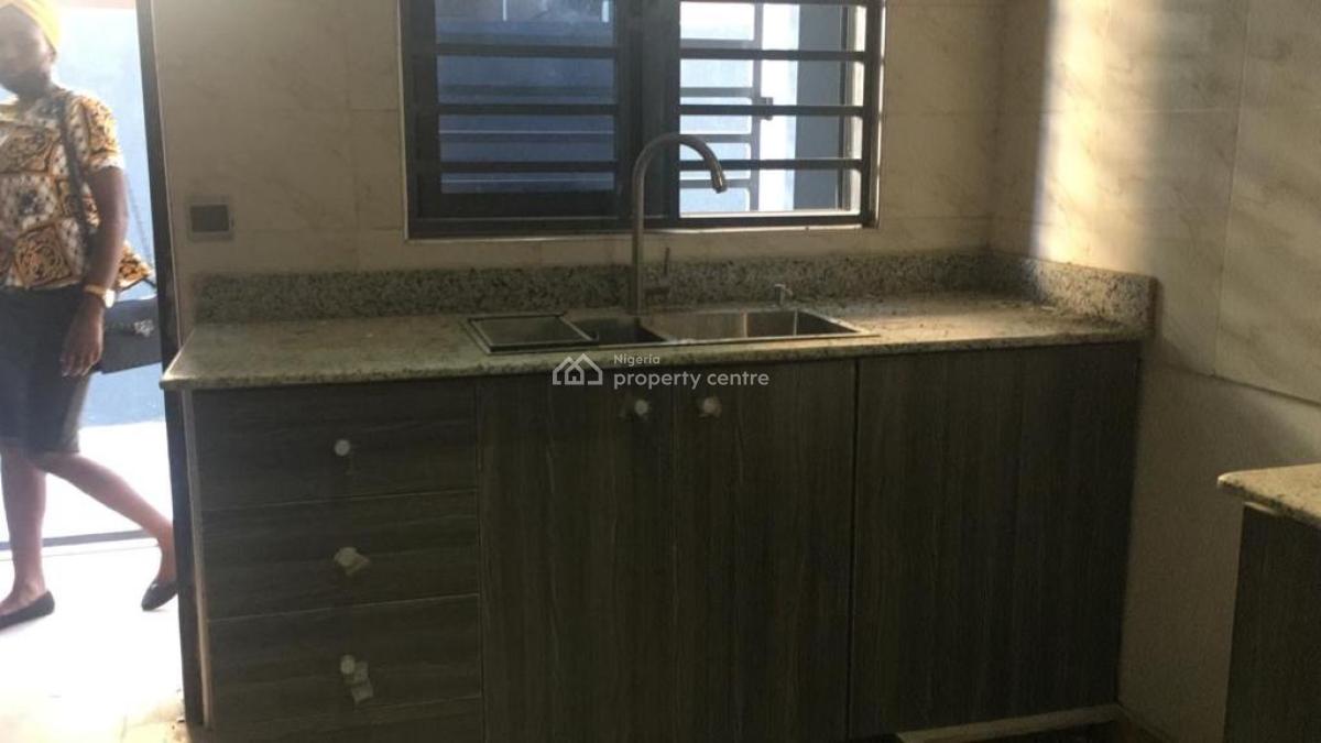 4bedroom Semi Detached, Off Admiralty, Lekki Phase 1, Lekki, Lagos, Semi-detached Duplex for Sale