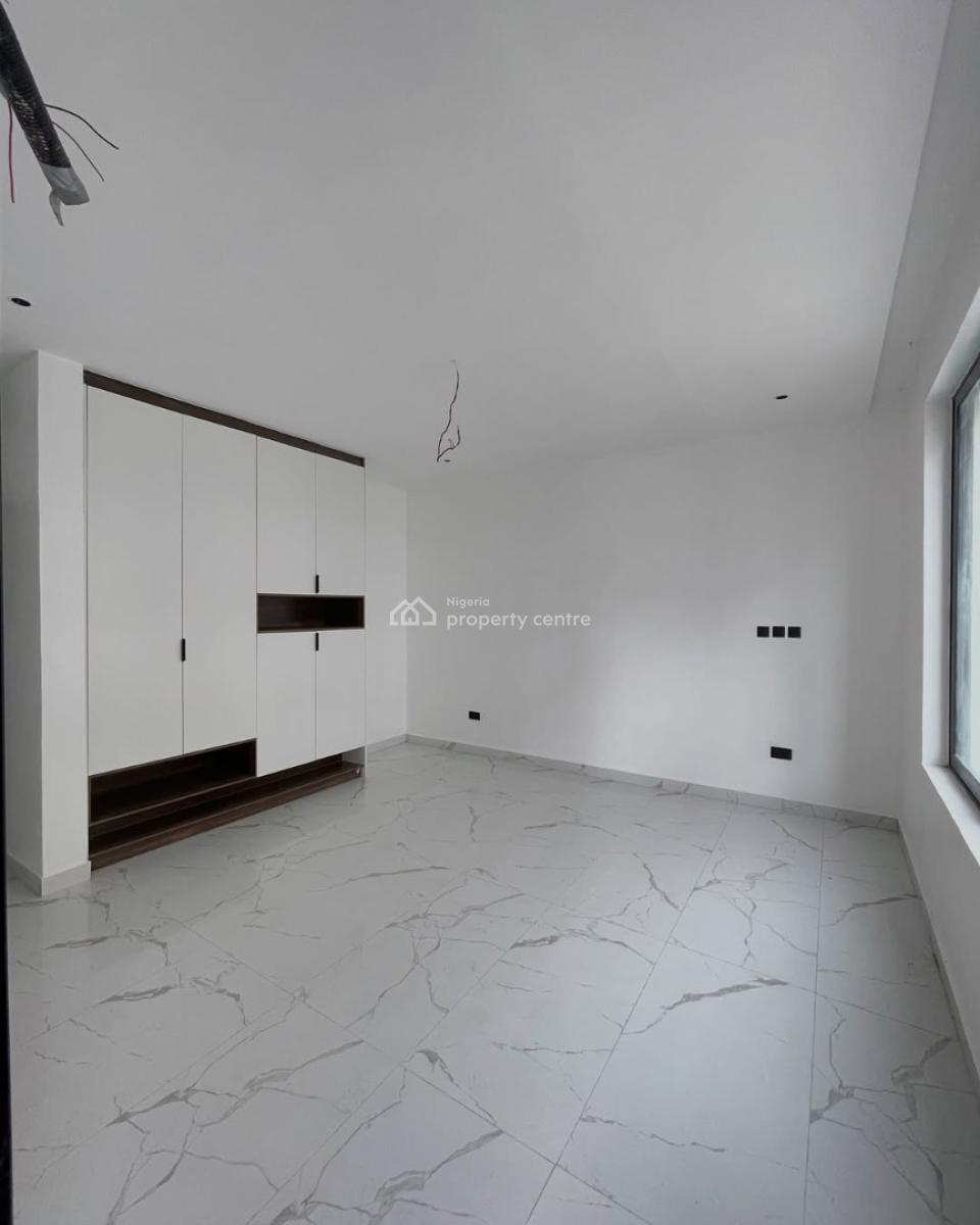 Lovely 2 Bedroom Apartment with Bq, Lekki Phase 1, Lekki Phase 1, Lekki, Lagos, Block of Flats for Sale
