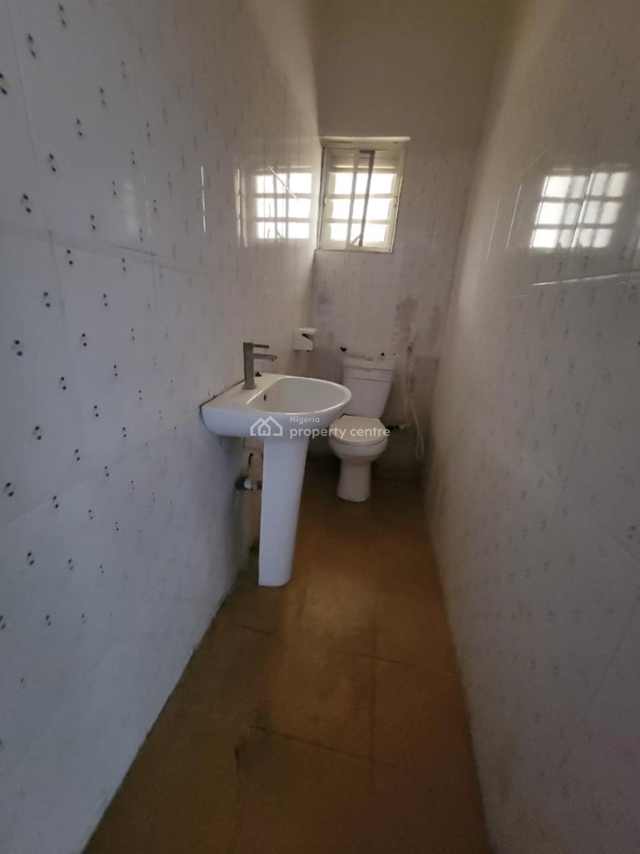 Clean and Soacious 3bedroom Flat, Agungi, Lekki, Lagos, Flat / Apartment for Rent