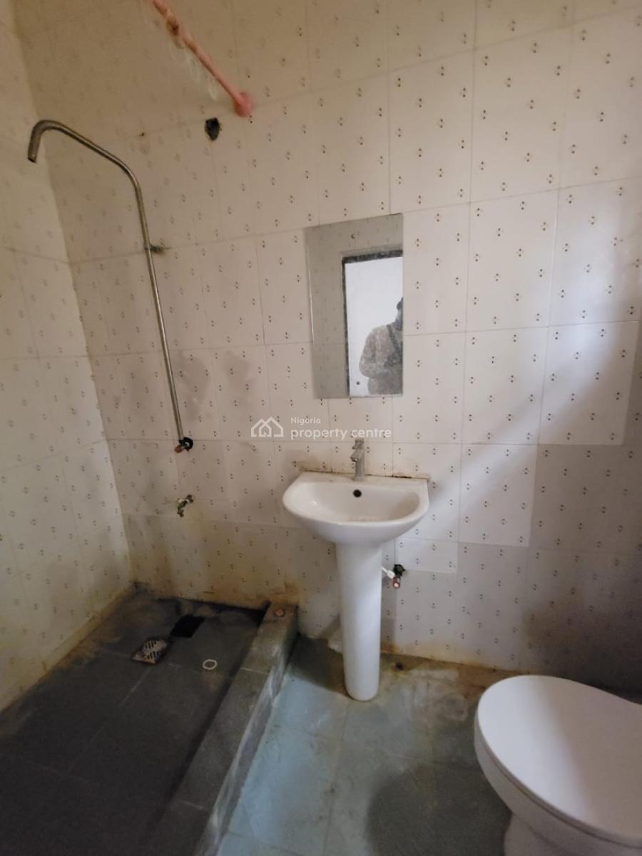 Clean and Soacious 3bedroom Flat, Agungi, Lekki, Lagos, Flat / Apartment for Rent