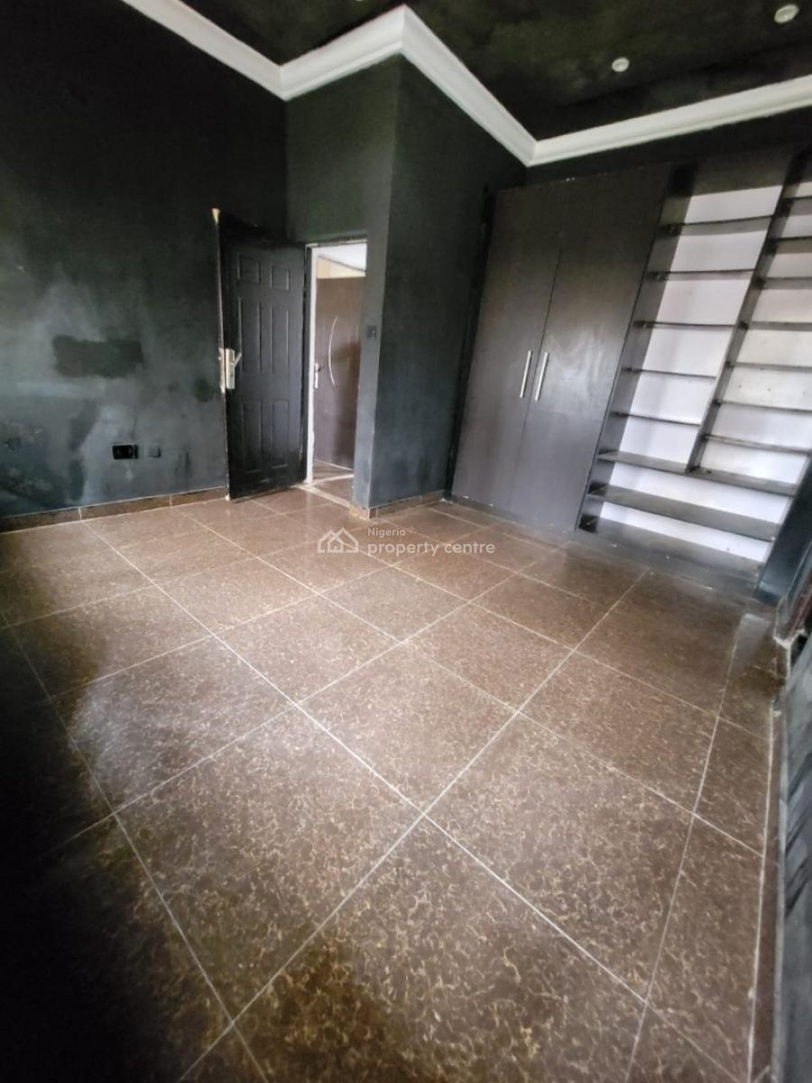 Clean and Soacious 3bedroom Flat, Agungi, Lekki, Lagos, Flat / Apartment for Rent