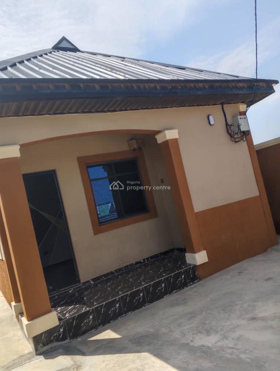 Luxury Room and Parlor Self Contained, U P S Estate, Igbogbo, Ikorodu, Lagos, Flat / Apartment for Rent