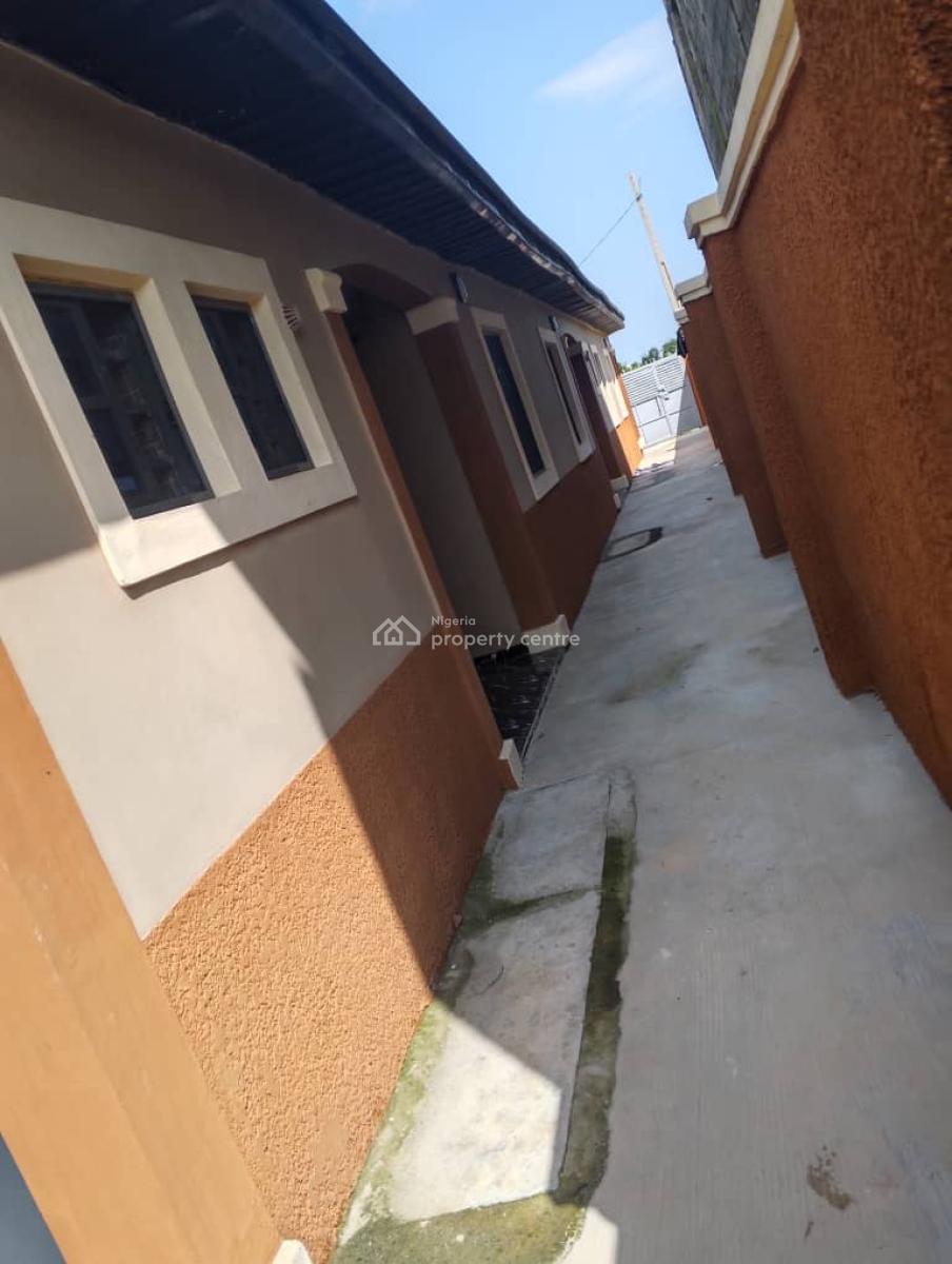 Luxury Room and Parlor Self Contained, U P S Estate, Igbogbo, Ikorodu, Lagos, Flat / Apartment for Rent