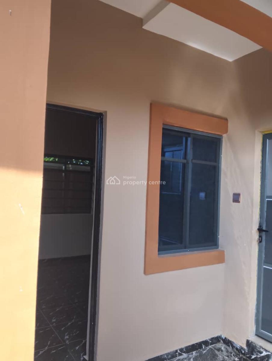 Luxury Room and Parlor Self Contained, U P S Estate, Igbogbo, Ikorodu, Lagos, Flat / Apartment for Rent
