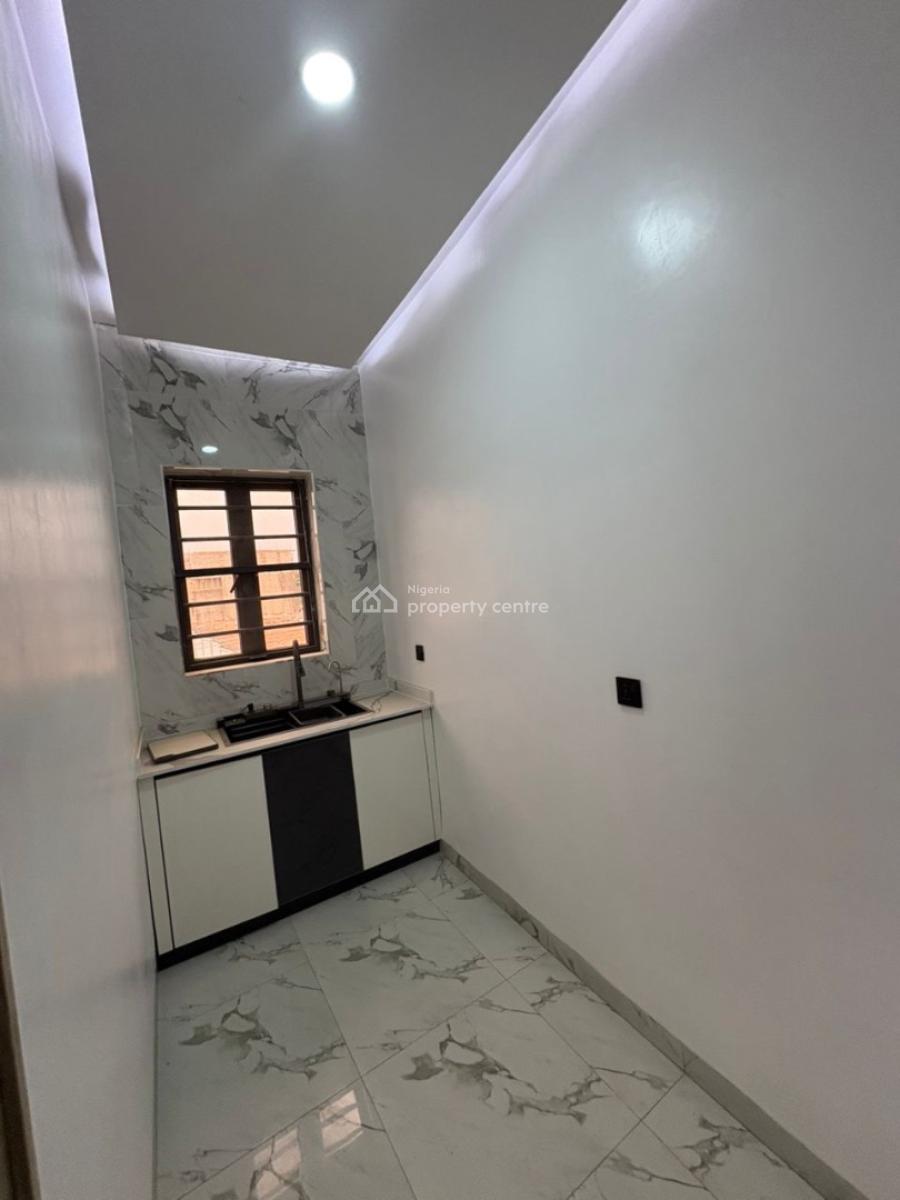 Detached Duplex with 1bedroom Flat in The Basement, Guzape District, Abuja, Detached Duplex for Sale