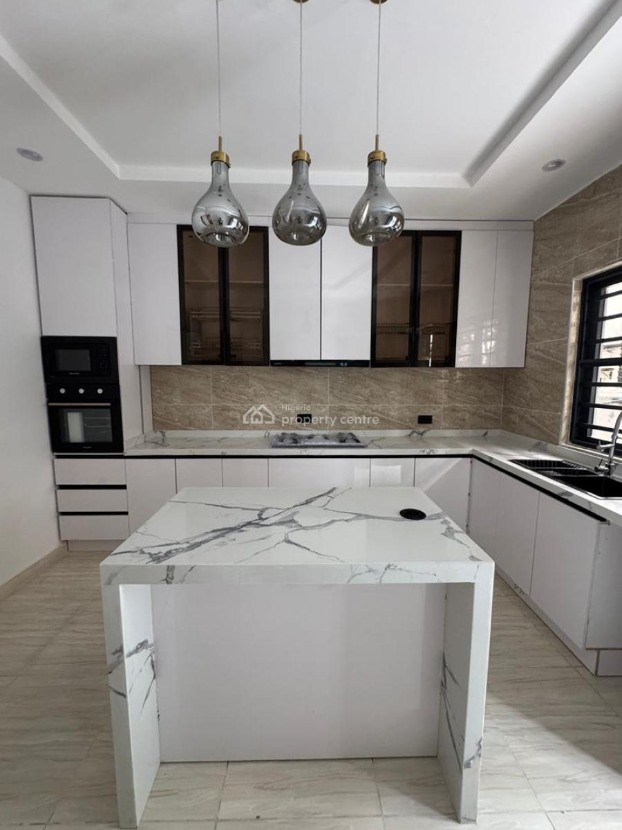 Aesthetically Pleasing, Investment Worthy 3 Bedroom Maisonette, Lekki Phase 1, Lekki, Lagos, Block of Flats for Sale