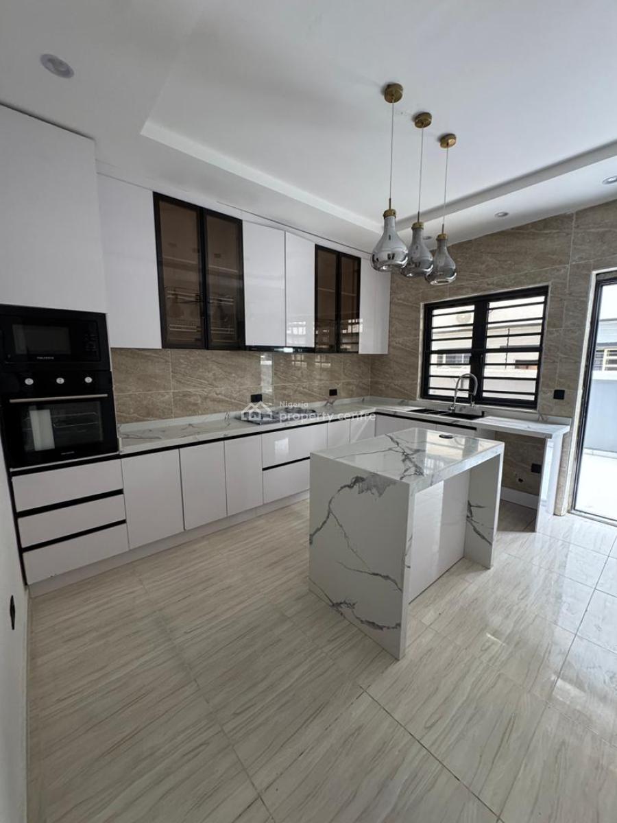 Aesthetically Pleasing, Investment Worthy 3 Bedroom Maisonette, Lekki Phase 1, Lekki, Lagos, Block of Flats for Sale