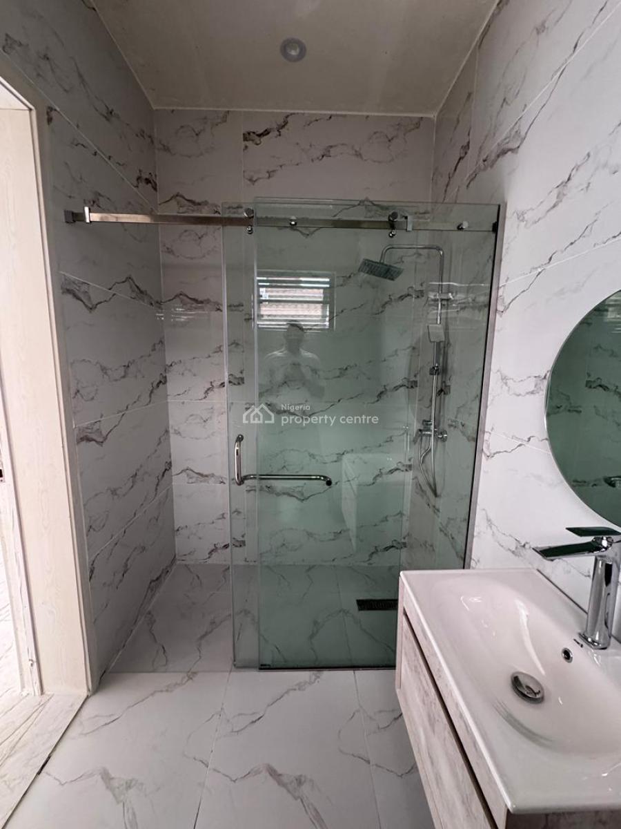 Aesthetically Pleasing, Investment Worthy 3 Bedroom Maisonette, Lekki Phase 1, Lekki, Lagos, Block of Flats for Sale