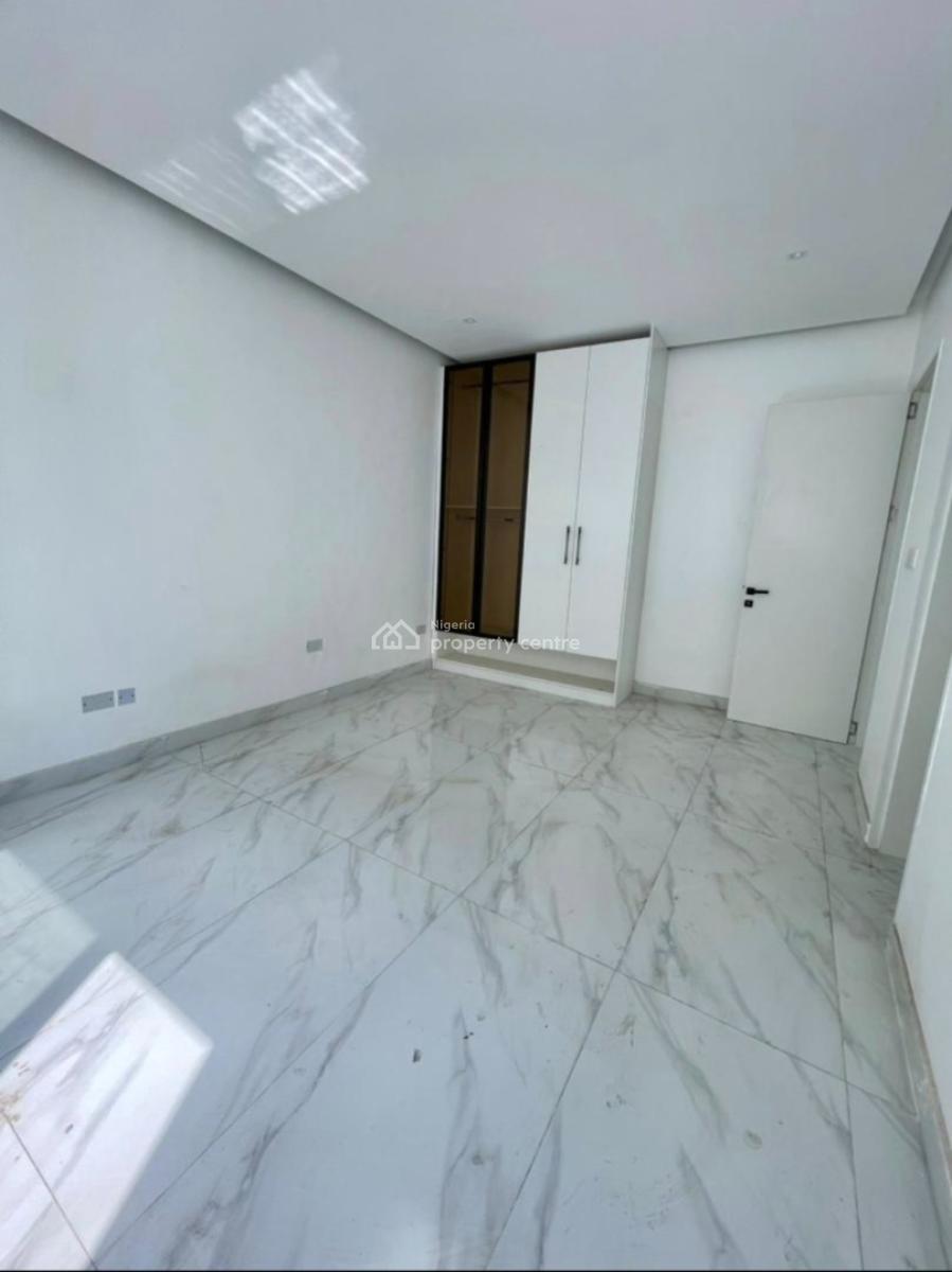 Well Finished 2 Bedroom Apartment with Gym and Swimming Pool, Lekki Phase 1, Lekki Phase 1, Lekki, Lagos, Flat / Apartment for Sale
