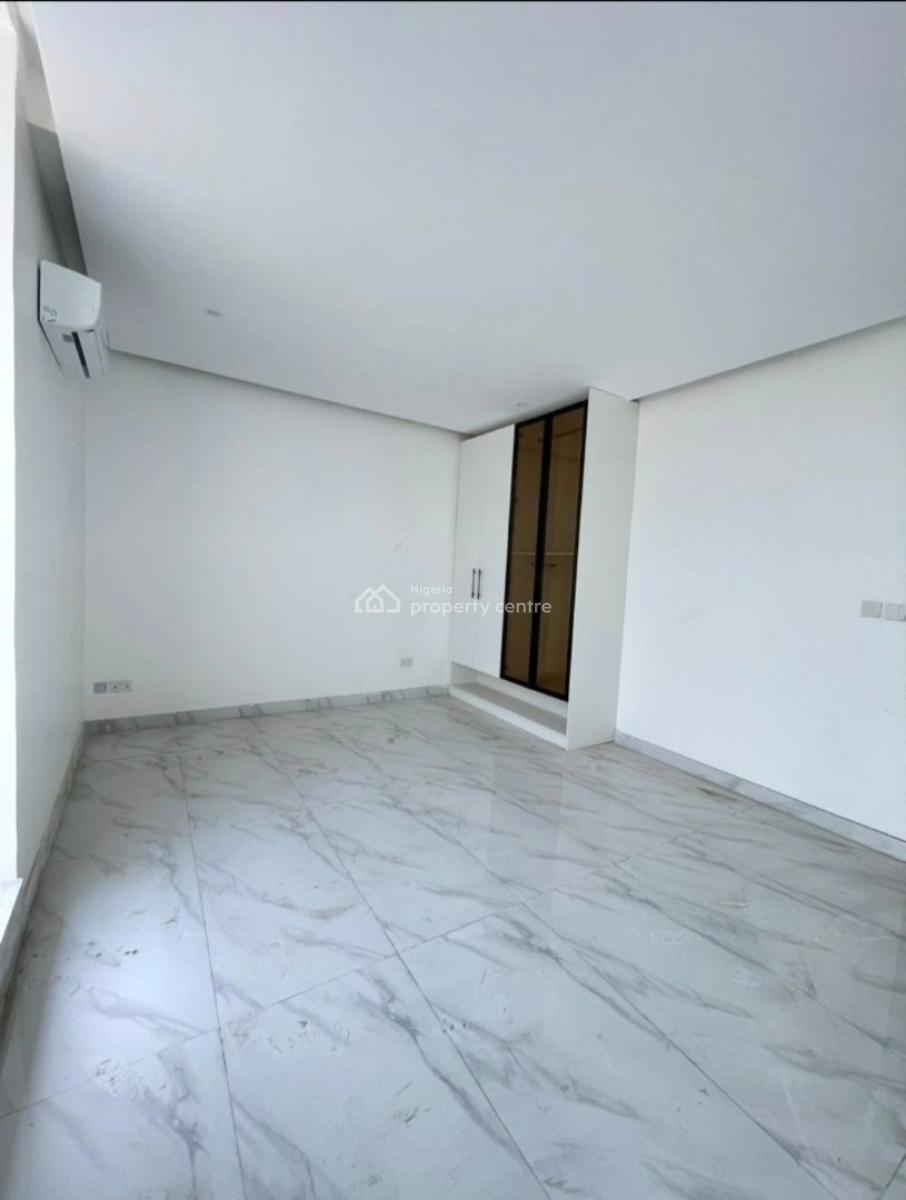Well Finished 2 Bedroom Apartment with Gym and Swimming Pool, Lekki Phase 1, Lekki Phase 1, Lekki, Lagos, Flat / Apartment for Sale