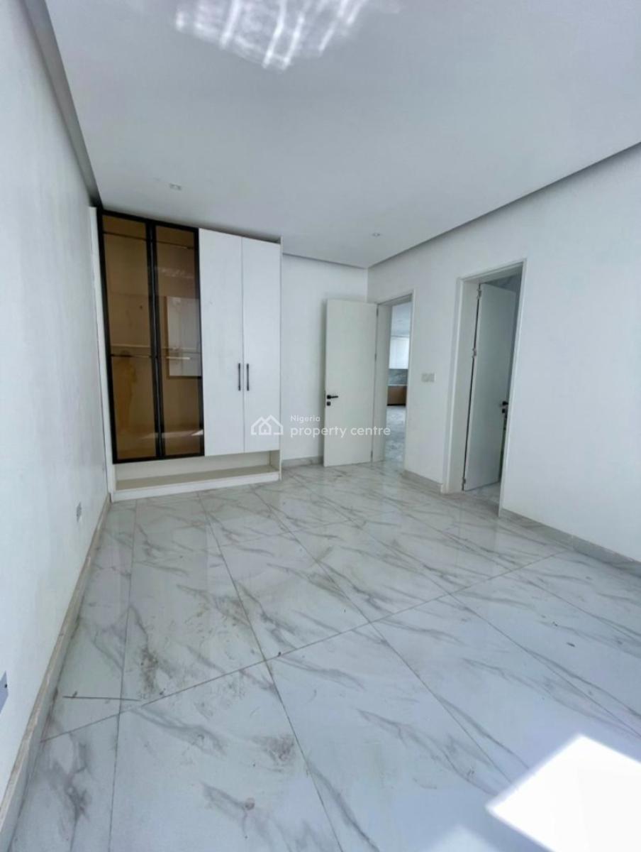 Well Finished 2 Bedroom Apartment with Gym and Swimming Pool, Lekki Phase 1, Lekki Phase 1, Lekki, Lagos, Flat / Apartment for Sale