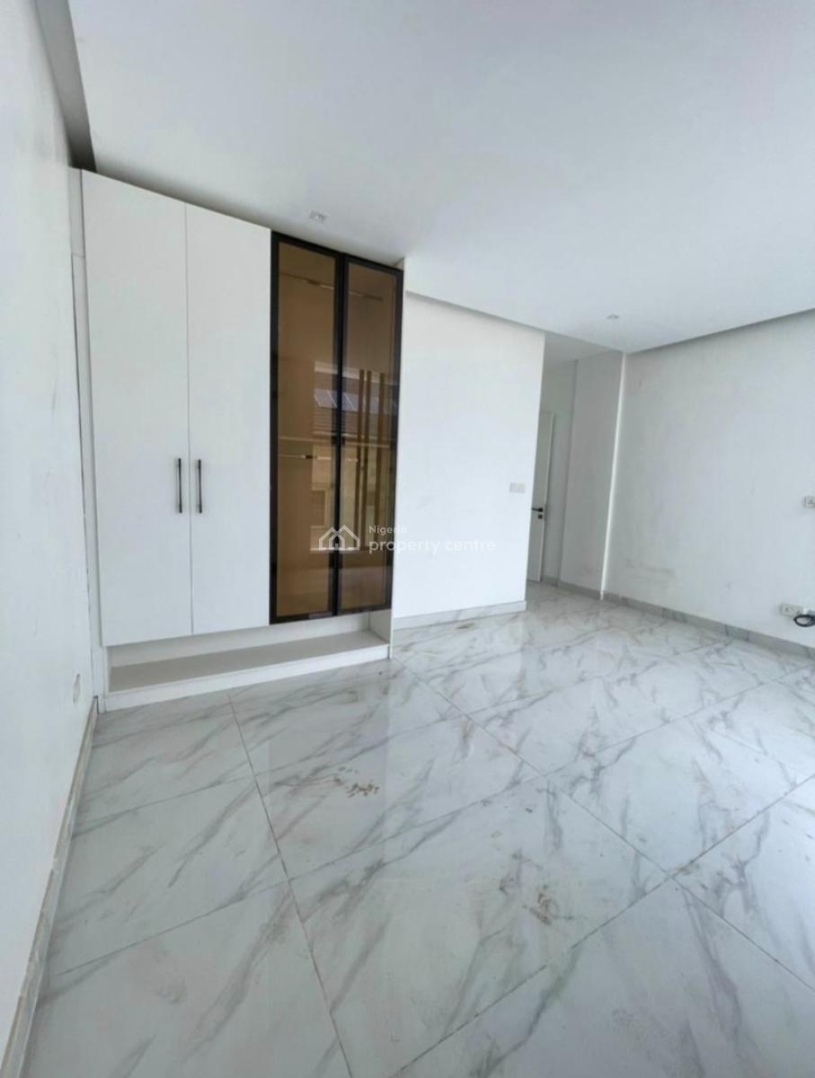 Well Finished 2 Bedroom Apartment with Gym and Swimming Pool, Lekki Phase 1, Lekki Phase 1, Lekki, Lagos, Flat / Apartment for Sale