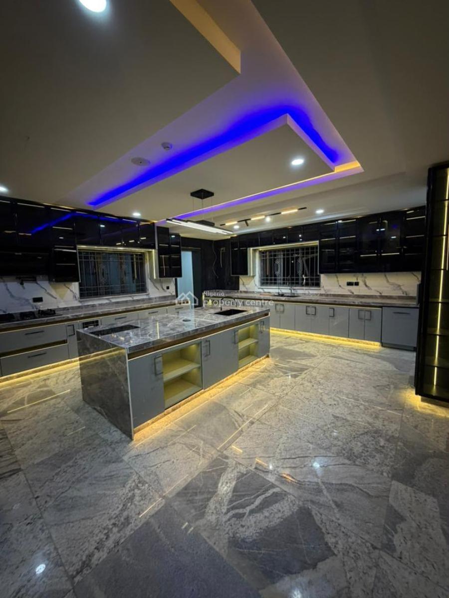 9bedroom Mansion with 4sitting Room& Guest Chalet with Bq, Guzape, Guzape District, Abuja, Detached Duplex for Sale