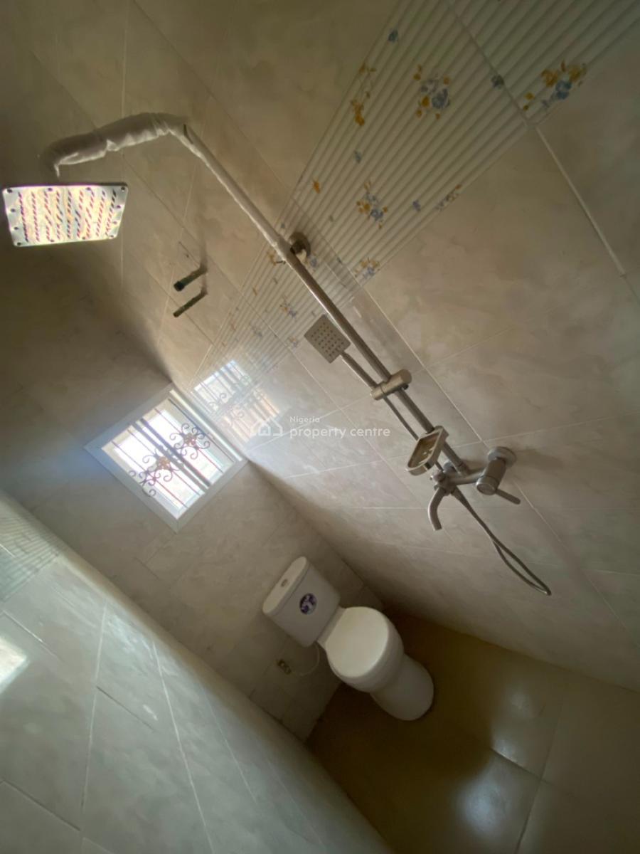 Lovely 2bedroom Apartment, Ire Akari Road 6 Block H, Idi Oya Off Tipper Garage Off Akala Express, Ibadan, Oyo, Flat / Apartment for Rent