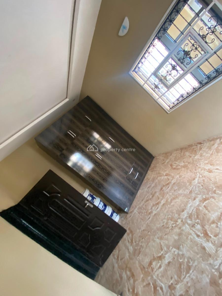 Lovely 2bedroom Apartment, Ire Akari Road 6 Block H, Idi Oya Off Tipper Garage Off Akala Express, Ibadan, Oyo, Flat / Apartment for Rent