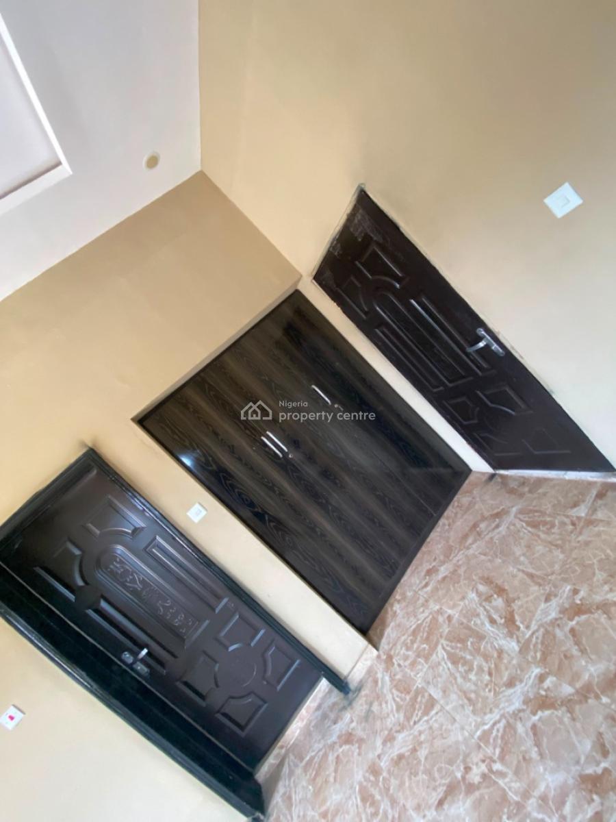 Lovely 2bedroom Apartment, Ire Akari Road 6 Block H, Idi Oya Off Tipper Garage Off Akala Express, Ibadan, Oyo, Flat / Apartment for Rent