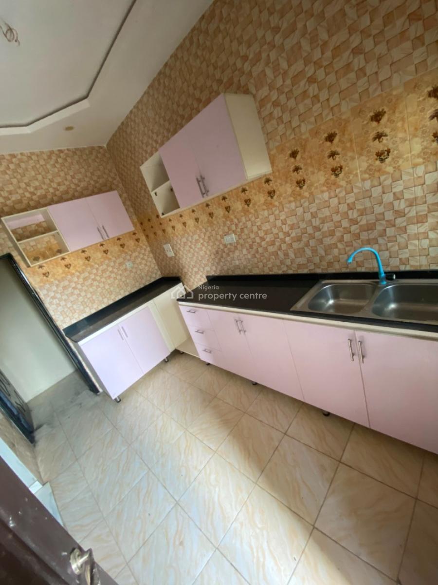 Lovely 2bedroom Apartment, Ire Akari Road 6 Block H, Idi Oya Off Tipper Garage Off Akala Express, Ibadan, Oyo, Flat / Apartment for Rent
