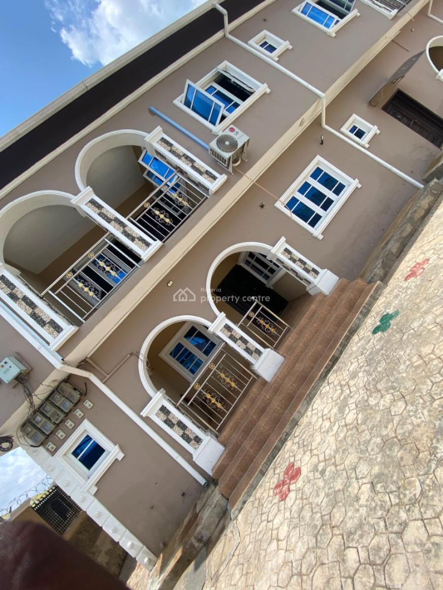 Lovely 2bedroom Apartment, Ire Akari Road 6 Block H, Idi Oya Off Tipper Garage Off Akala Express, Ibadan, Oyo, Flat / Apartment for Rent