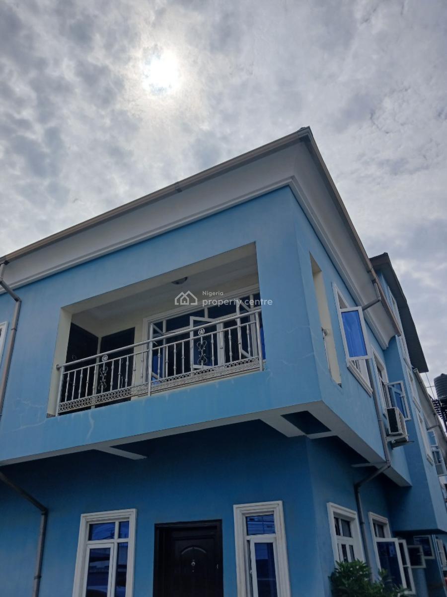 Self-serviced Come with Your Own Personal Generator 2 Bedroom En-suite, Lekki Phase 1, Lekki, Lagos, Flat / Apartment for Rent