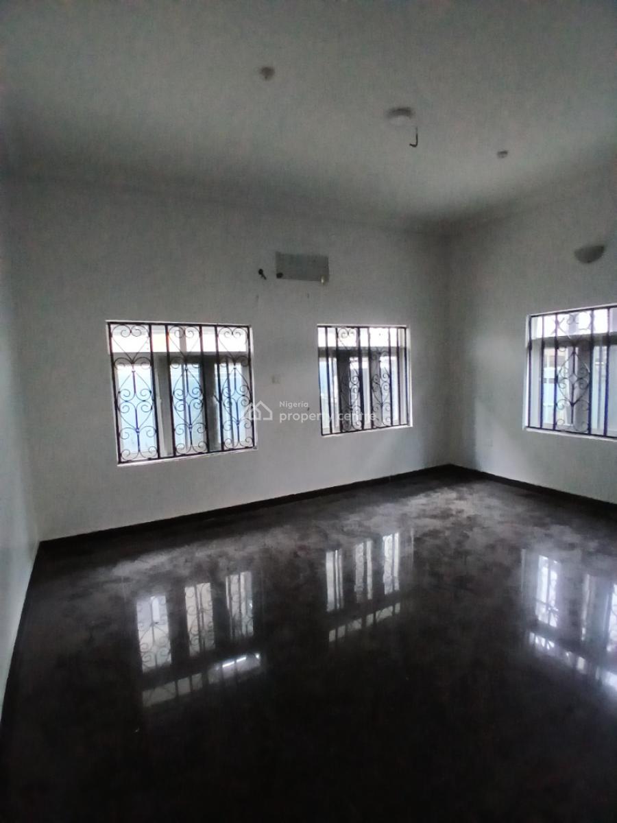 Self-serviced Come with Your Own Personal Generator 2 Bedroom En-suite, Lekki Phase 1, Lekki, Lagos, Flat / Apartment for Rent