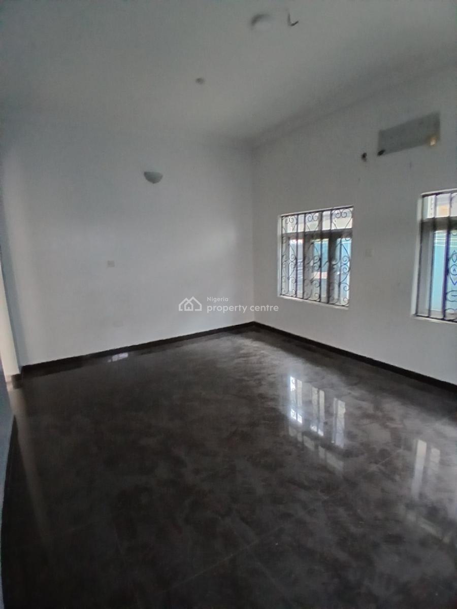 Self-serviced Come with Your Own Personal Generator 2 Bedroom En-suite, Lekki Phase 1, Lekki, Lagos, Flat / Apartment for Rent