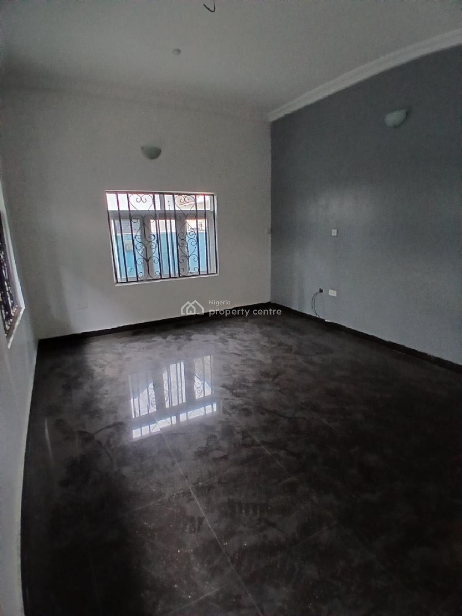 Self-serviced Come with Your Own Personal Generator 2 Bedroom En-suite, Lekki Phase 1, Lekki, Lagos, Flat / Apartment for Rent
