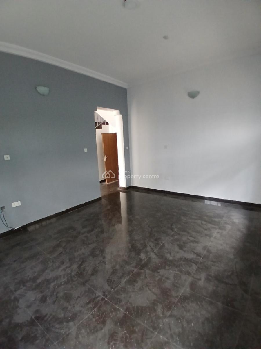 Self-serviced Come with Your Own Personal Generator 2 Bedroom En-suite, Lekki Phase 1, Lekki, Lagos, Flat / Apartment for Rent