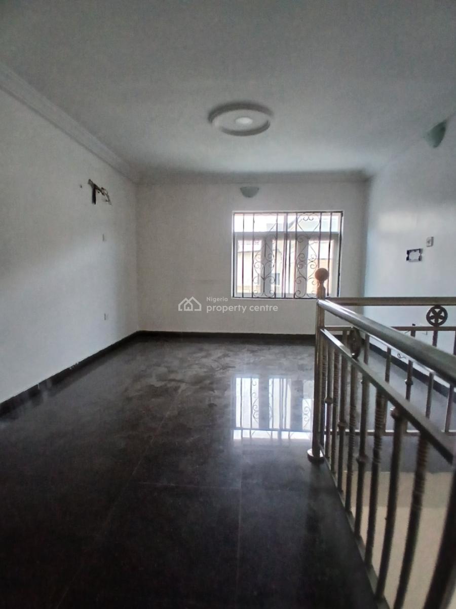 Self-serviced Come with Your Own Personal Generator 2 Bedroom En-suite, Lekki Phase 1, Lekki, Lagos, Flat / Apartment for Rent