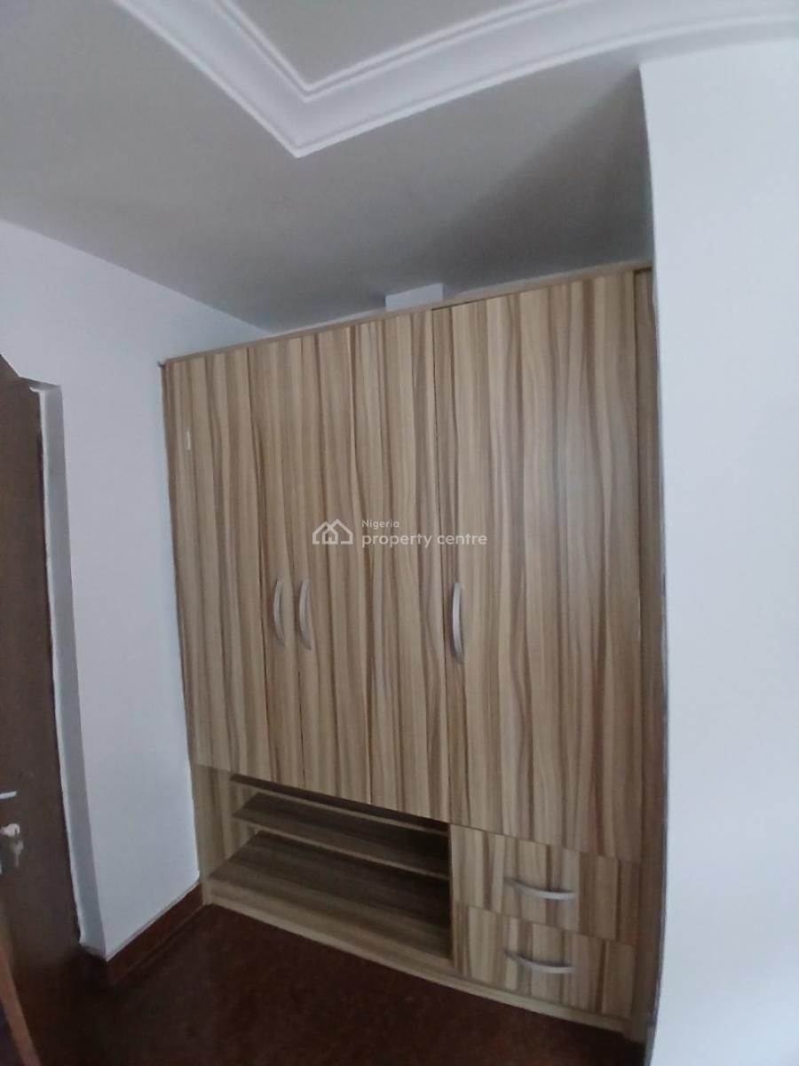 Self-serviced Come with Your Own Personal Generator 2 Bedroom En-suite, Lekki Phase 1, Lekki, Lagos, Flat / Apartment for Rent