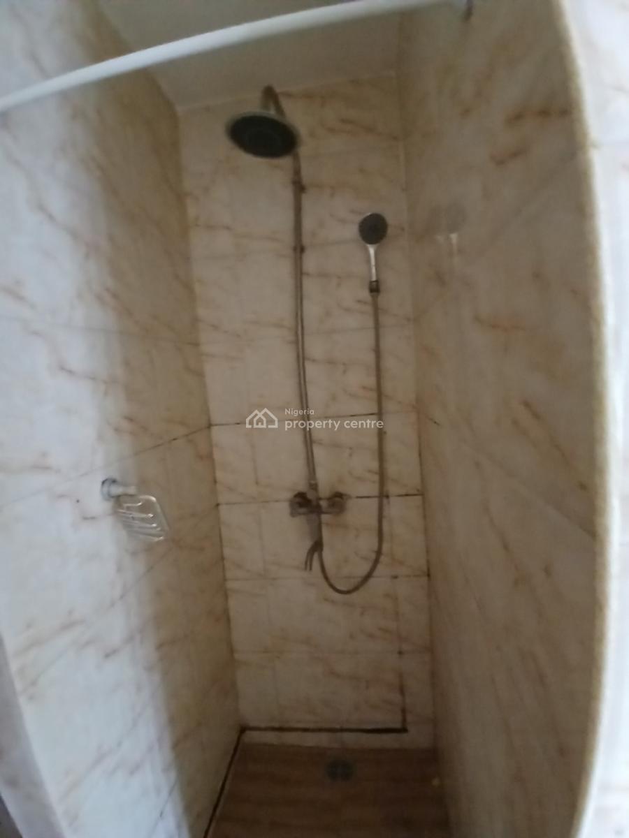 Self-serviced Come with Your Own Personal Generator 2 Bedroom En-suite, Lekki Phase 1, Lekki, Lagos, Flat / Apartment for Rent