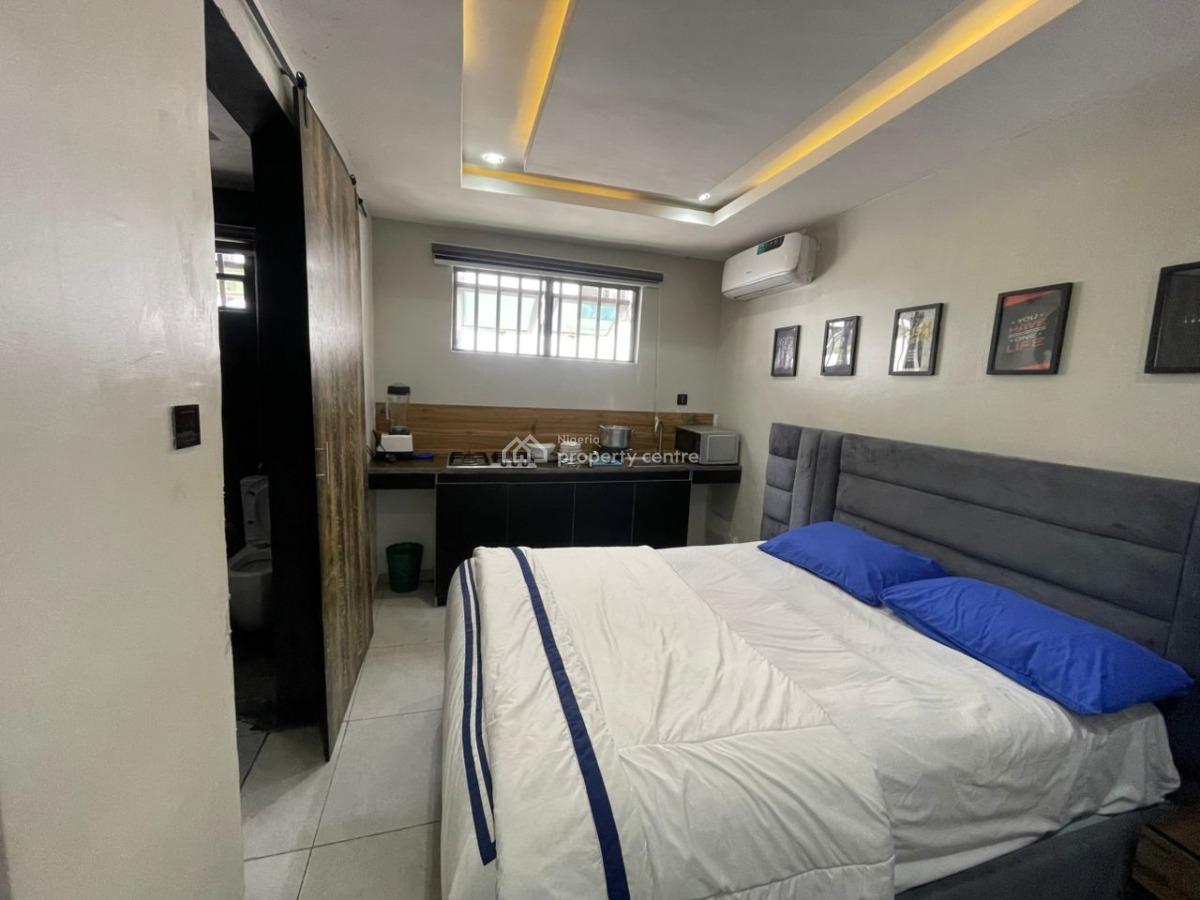 Fully Furnished 13-room Income-generating Commercial Property, Lekki Conservation, Chevron., Lekki, Lagos, Hotel / Guest House for Rent