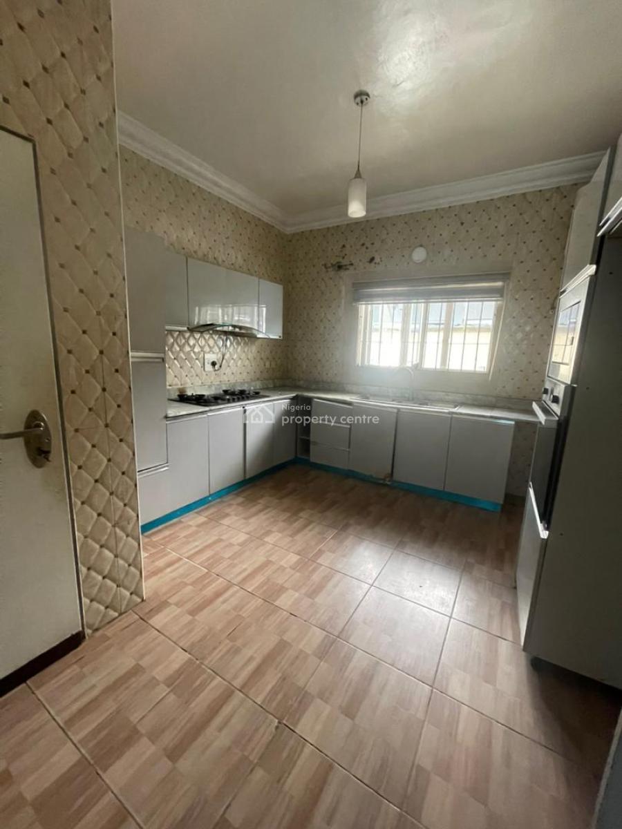 a Spacious, Well Maintained 4-bedroom Terrace Duplex with Bq, U3 Estate, Lekki Phase 1, Lekki, Lagos, Terraced Duplex for Rent