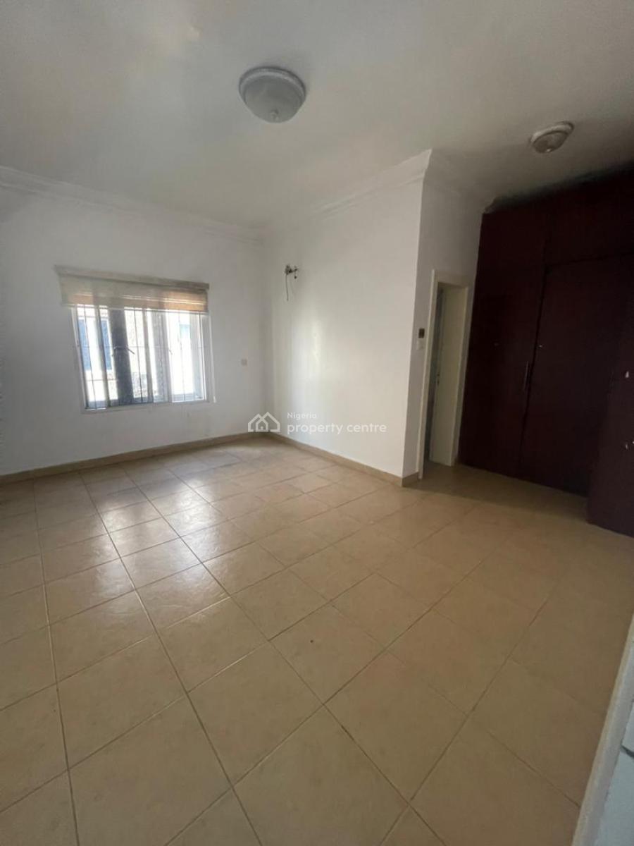 a Spacious, Well Maintained 4-bedroom Terrace Duplex with Bq, U3 Estate, Lekki Phase 1, Lekki, Lagos, Terraced Duplex for Rent