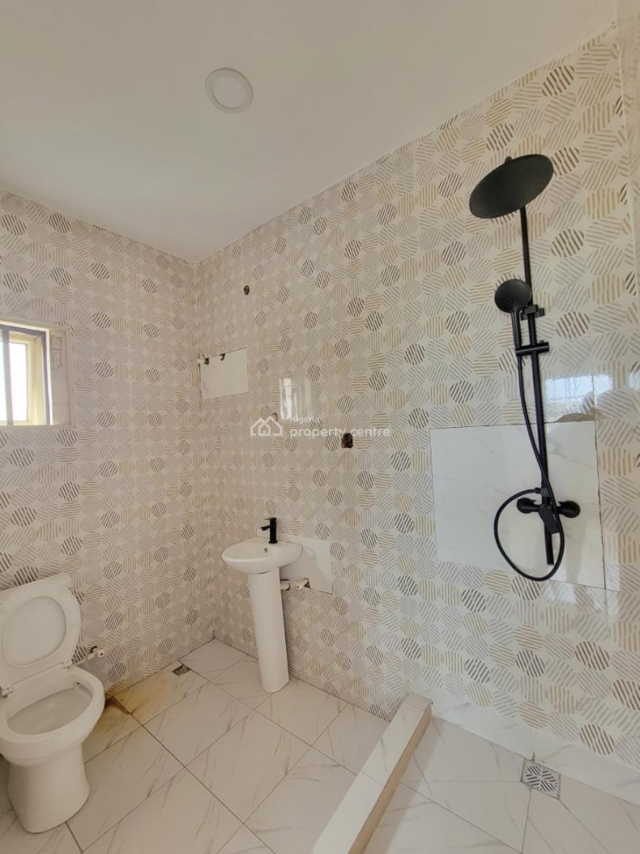 Luxury Three Bedroom Apartment, Mobil Road, Ilaje, Ajah, Lagos, Flat / Apartment for Rent