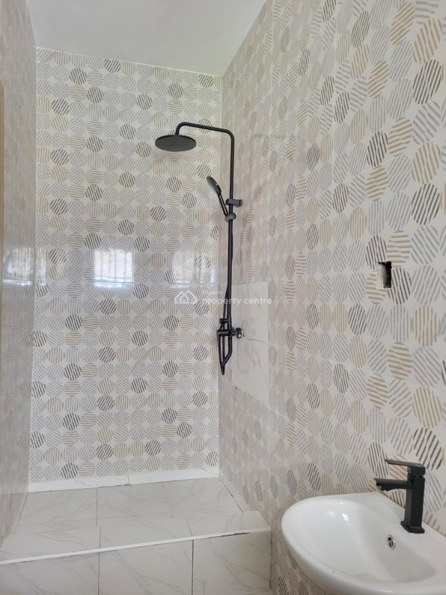 Luxury Three Bedroom Apartment, Mobil Road, Ilaje, Ajah, Lagos, Flat / Apartment for Rent