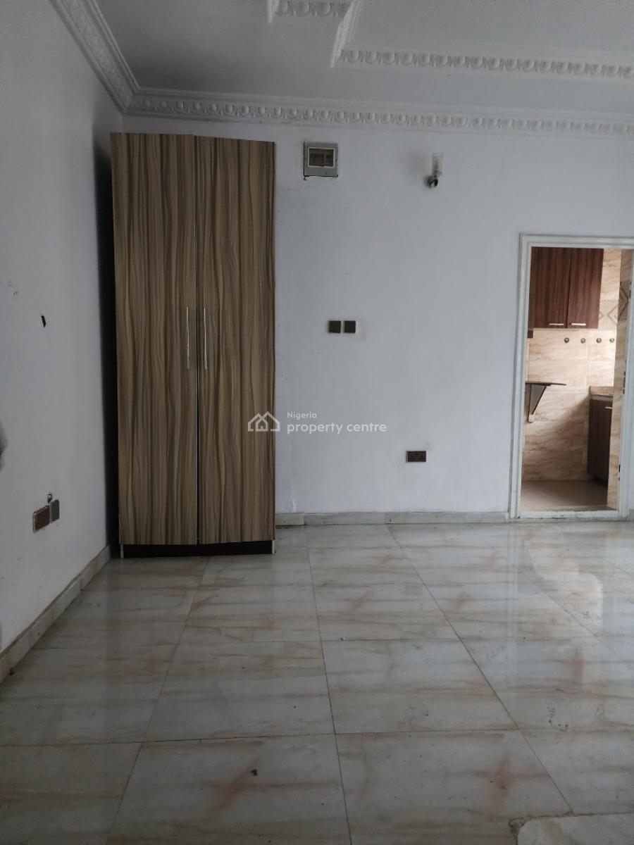 a Standard and Spacious Room Self Con Available, Alagomeji, Yaba, Lagos, Self Contain (single Rooms) for Rent