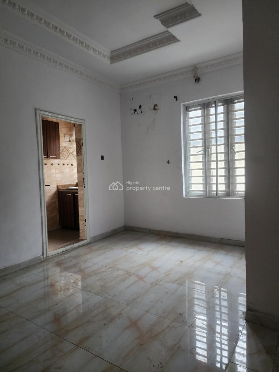 a Standard and Spacious Room Self Con Available, Alagomeji, Yaba, Lagos, Self Contain (single Rooms) for Rent