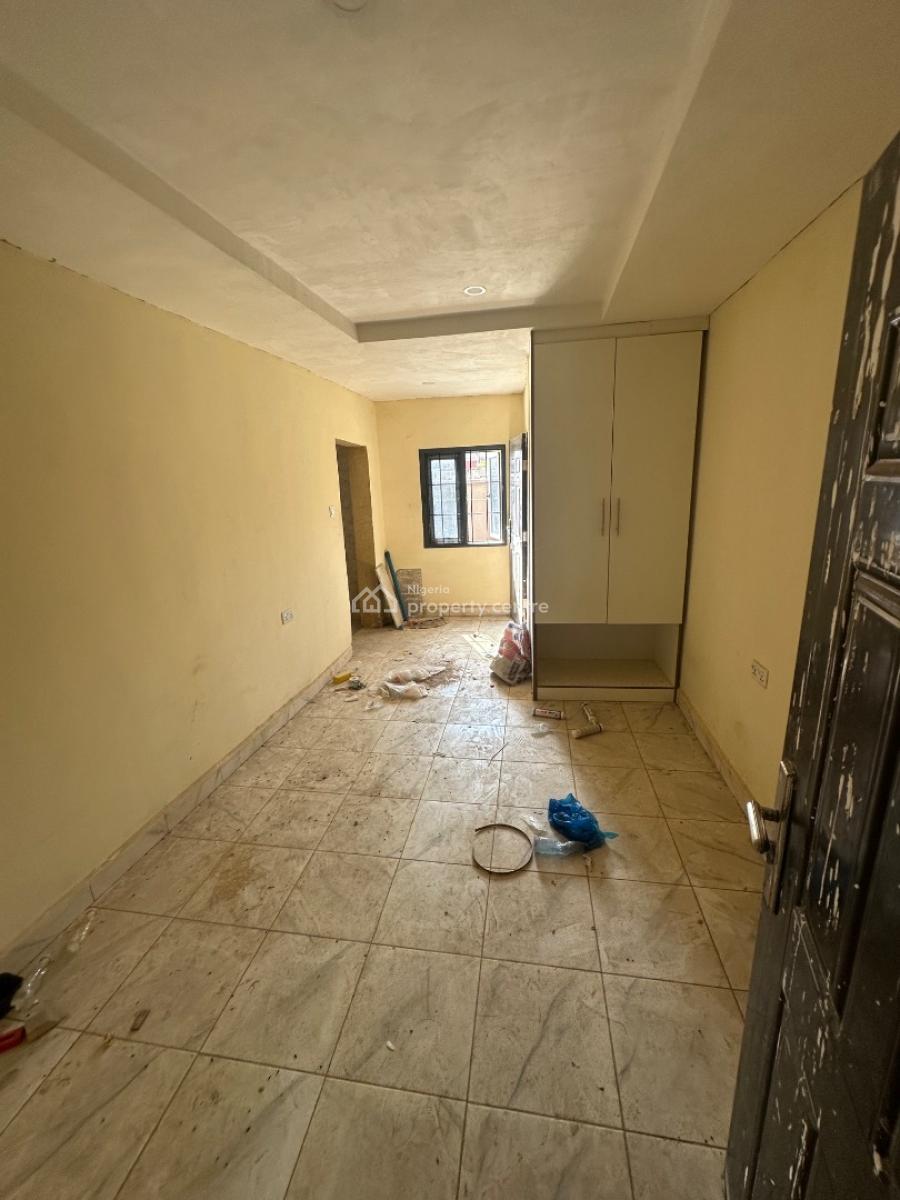 a Standard Room Self Contain Apartment in a Decent Location, 5 Minutes Drive From Bannex, Mabushi, Abuja, Self Contain (single Rooms) for Rent