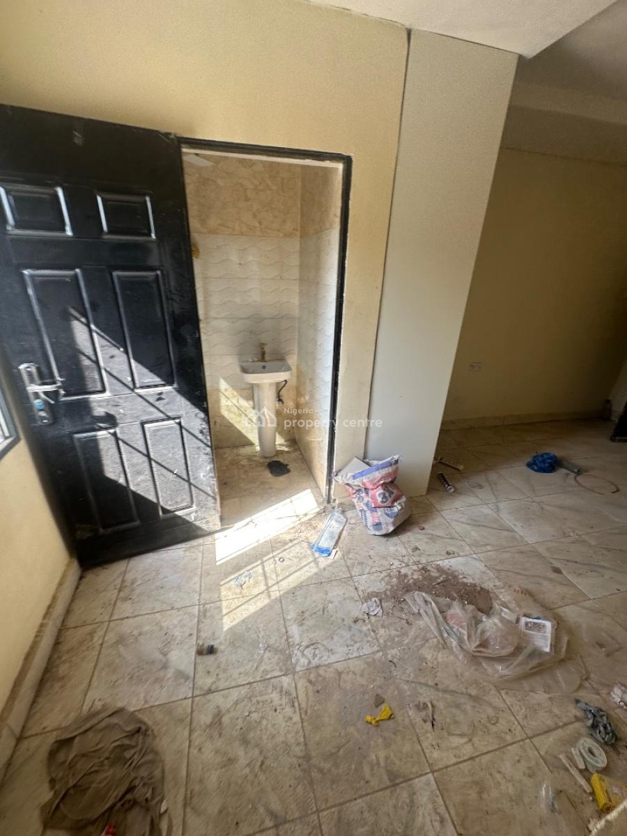 a Standard Room Self Contain Apartment in a Decent Location, 5 Minutes Drive From Bannex, Mabushi, Abuja, Self Contain (single Rooms) for Rent