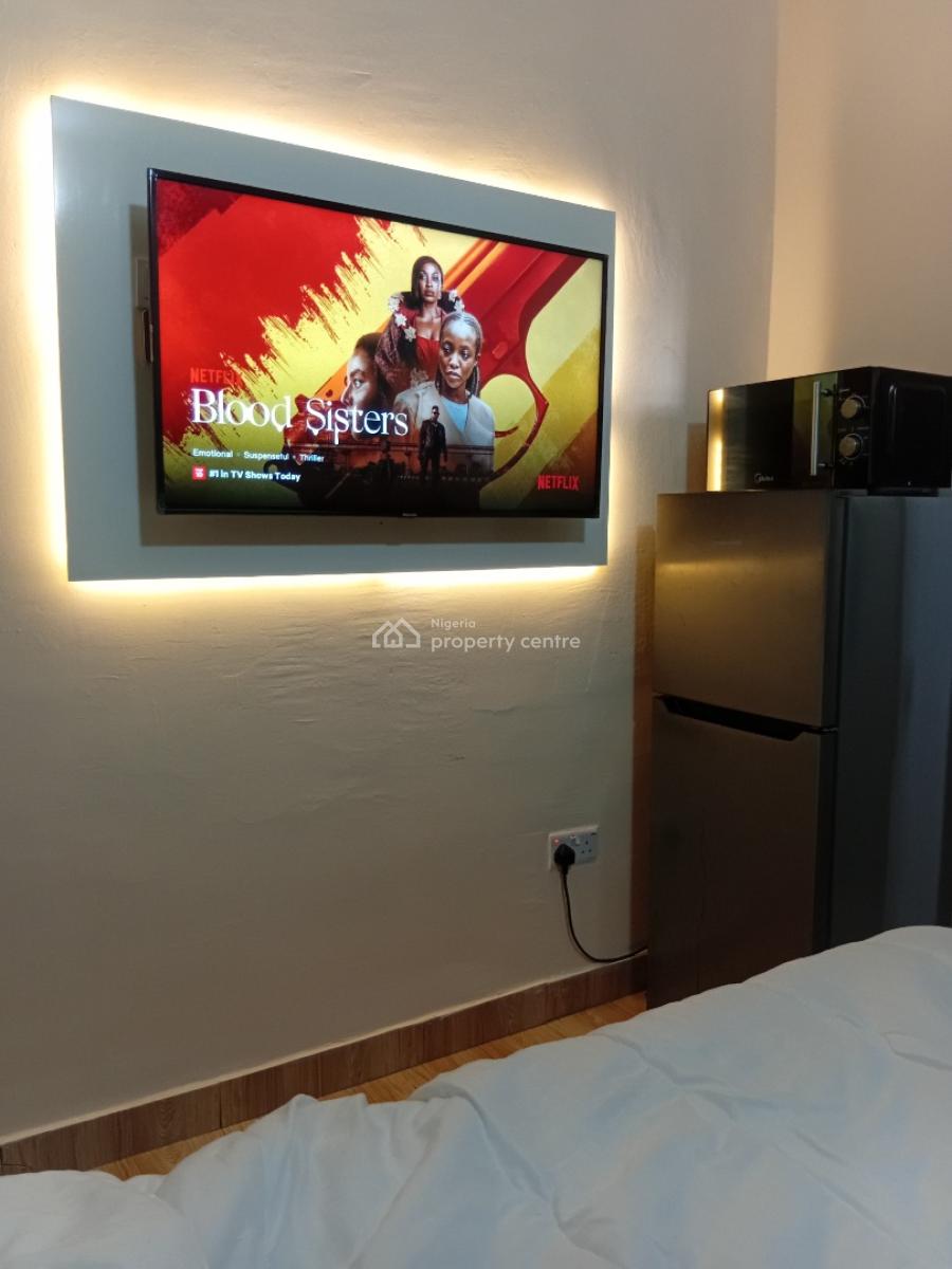 Single Room Apartment with 24/7 Power & Wifi, Alagomeji, Yaba, Lagos, Self Contain (single Rooms) Short Let