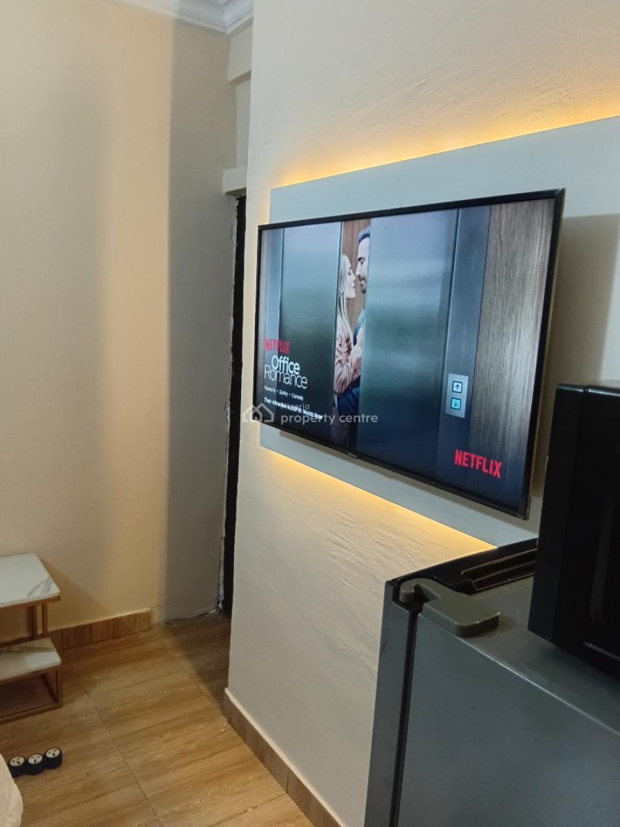 Single Room Apartment with 24/7 Power & Wifi, Alagomeji, Yaba, Lagos, Self Contain (single Rooms) Short Let