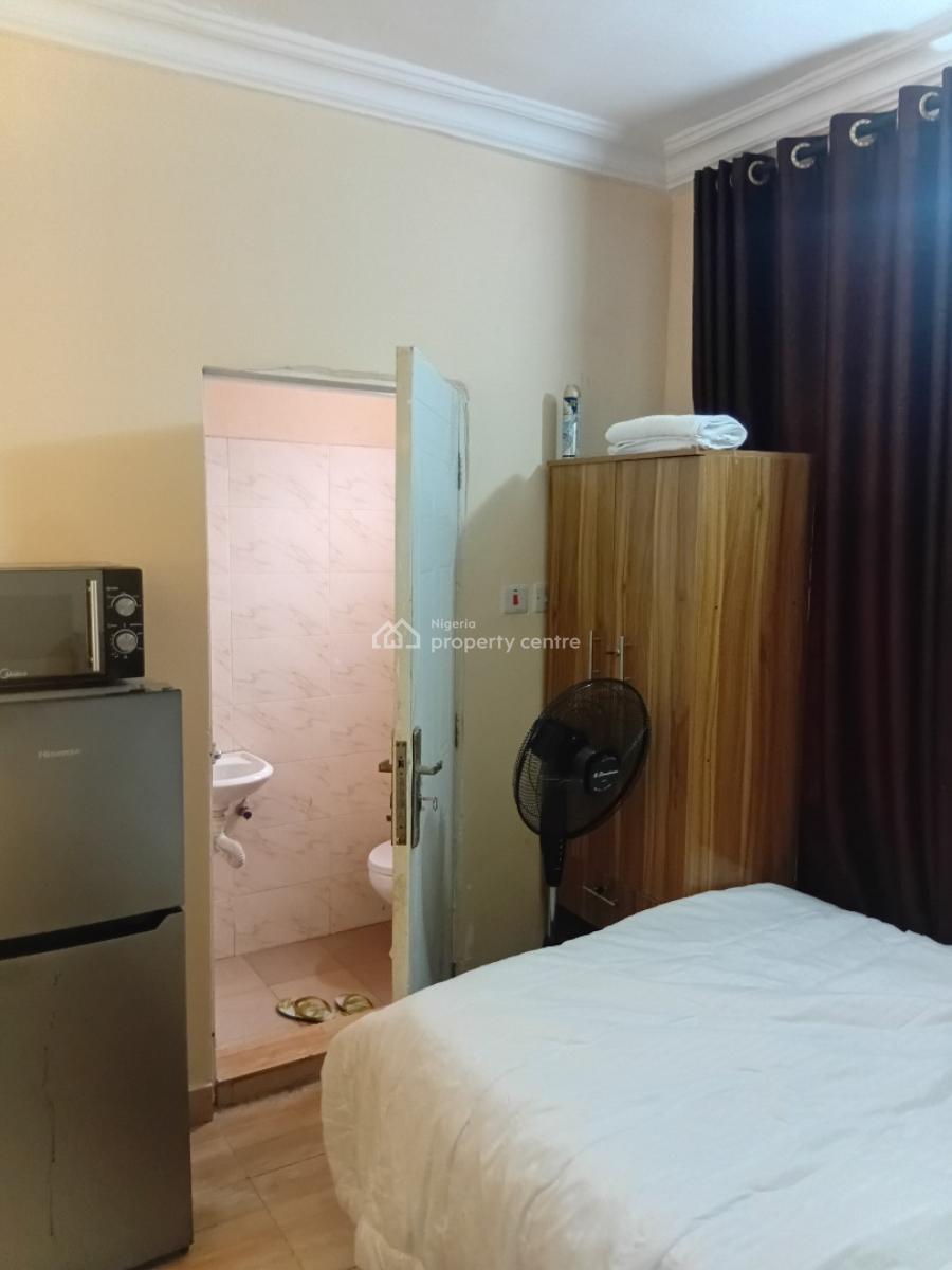 Single Room Apartment with 24/7 Power & Wifi, Alagomeji, Yaba, Lagos, Self Contain (single Rooms) Short Let