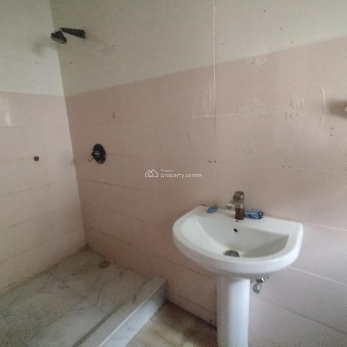 Nice 2 Bedroom Flat, Ikota Villa, Lekki Expressway, Lekki, Lagos, Flat / Apartment for Rent