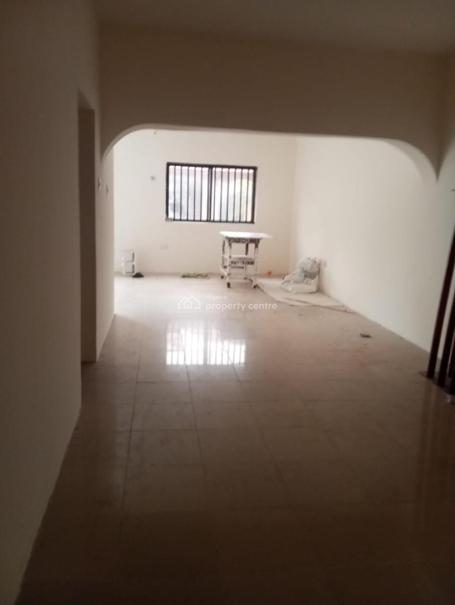 Spacious 3bedroom Flat, Magodo Phase 2 Shangisha, Magodo, Lagos, Flat / Apartment for Rent