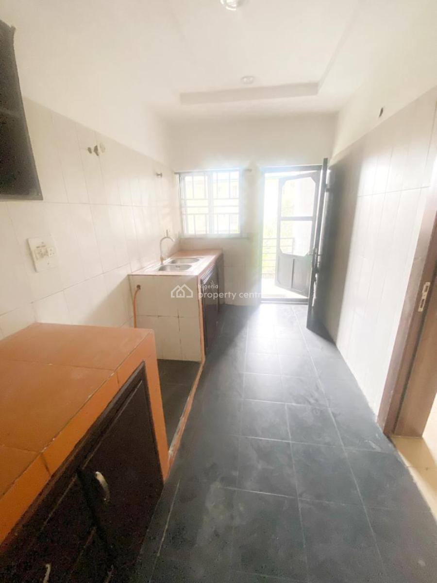 3 Bedroom Apartment, Gra Phase 1, Magodo, Lagos, Flat / Apartment for Rent